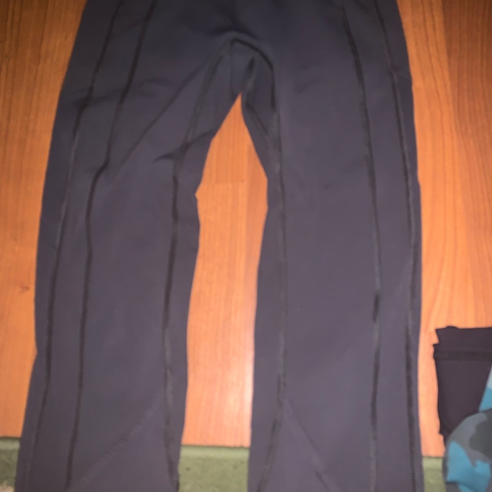 Lululemon size 2 dark grey leggings
